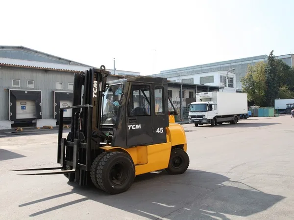 Вилочный погрузчик TCM FD45T9