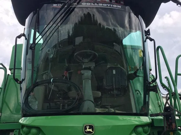 Зерноуборочный комбайн John Deer W540