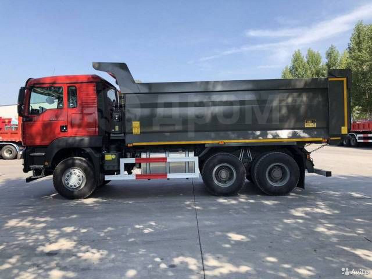 Самосвал HOWO T5G