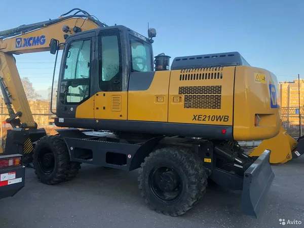 Колесный экскаватор XCMG XE210WB