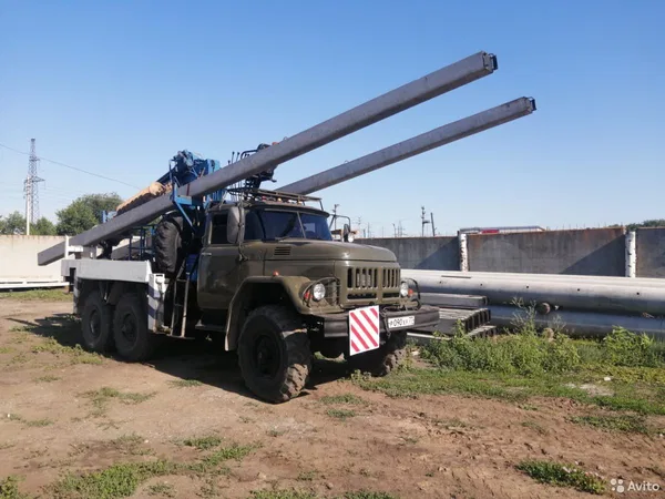 Бурильно-крановая машина Aichi D704 на шасси ЗИЛ 131