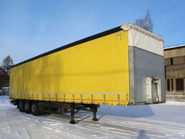 Тентованный полуприцеп Schmitz Cargobull 9084