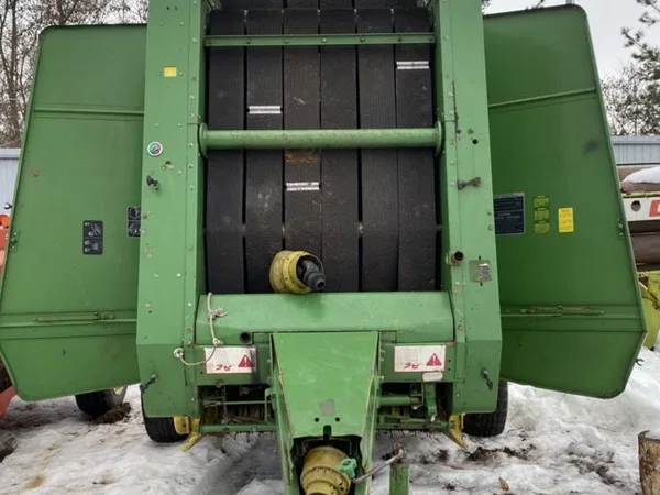 Пресс-подборщик John Deere 590