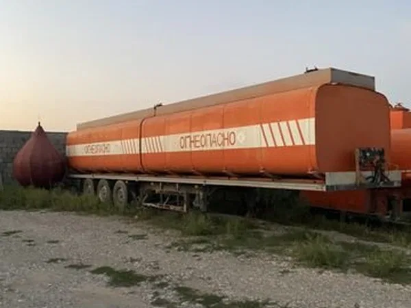 Полуприцеп бензовоз