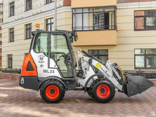 Мини-погрузчик Polar Badger WL35