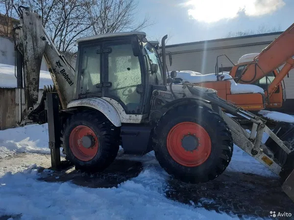 Экскаватор-погрузчик Bobcat B780