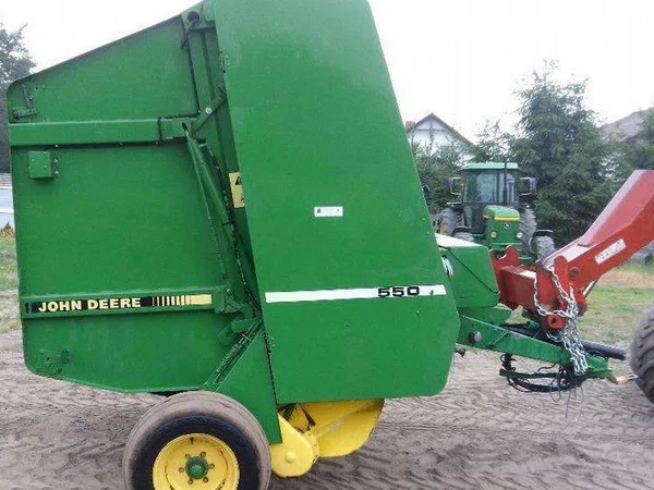 Пресс-подборщик John Deere 550
