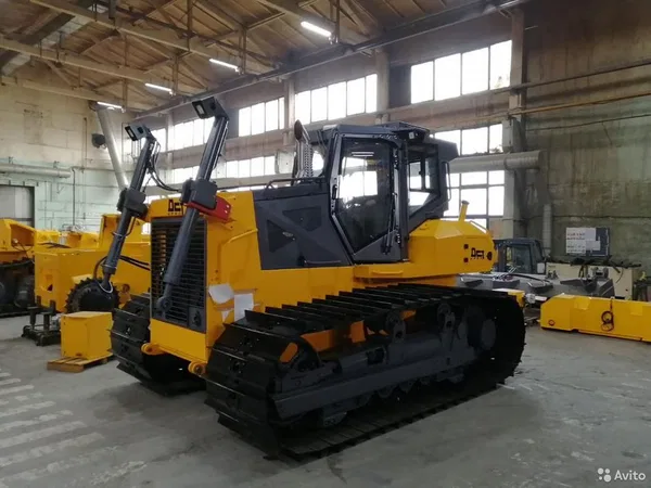 Гусеничный бульдозер ДСТ-Урал D10 (болотоход)