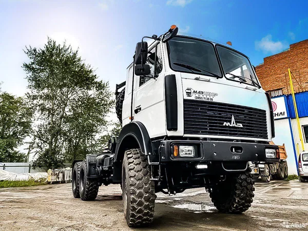 Седельный тягач МАЗ 6317F9-571-051