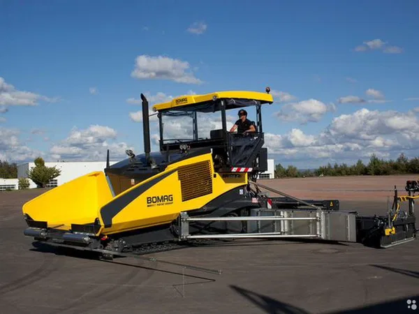 Асфальтоукладчик Bomag BF 700 C-2