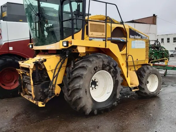 Кормоуборочный комбайн New Holland FX 30-2WD