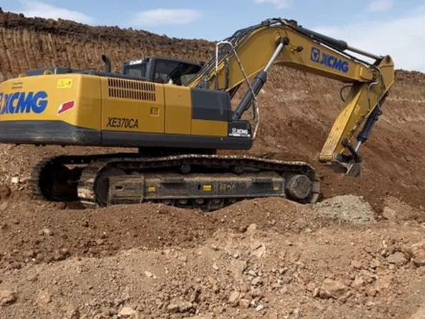 Гусеничный экскаватор XCMG XE370CA