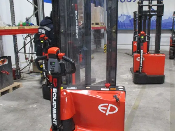Штабелер EP Equipment ES-12-12ES