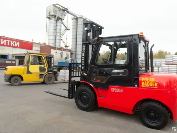 Вилочный погрузчик Polar Badger CPCD50