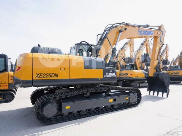 Гусеничный экскаватор XCMG XE225DN