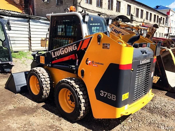 Мини-погрузчик LiuGong CLG375B