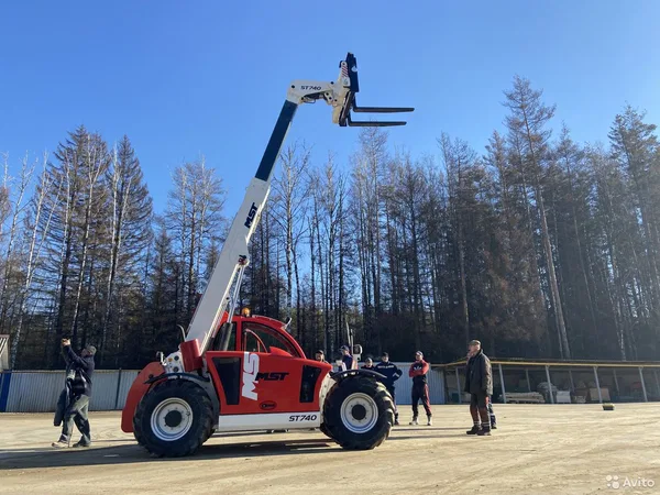 Телескопический погрузчик MST ST7.40