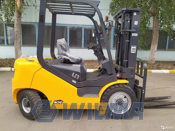 Вилочный погрузчик UN Forklifts FD30T