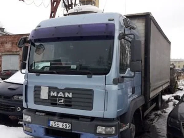 Тентованный грузовик MAN TGL-12.240