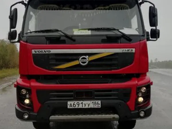 Самосвал Volvo