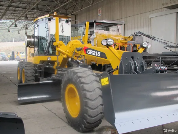 Автогрейдер XCMG GR215A