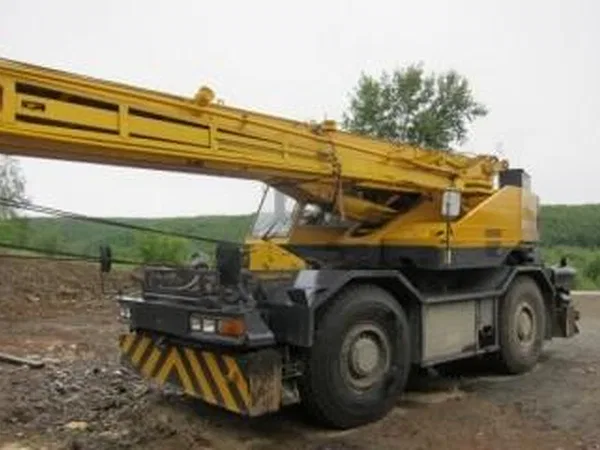 Самоходный кран Komatsu LW-250