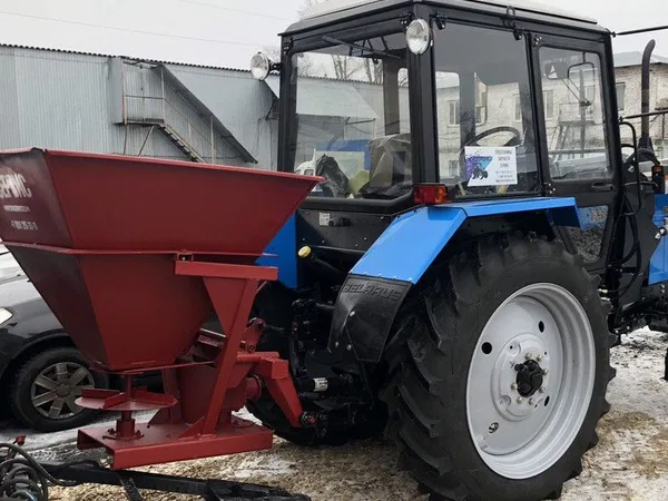 Навесной пескоразбрасыватель СмолТра РН-1.3