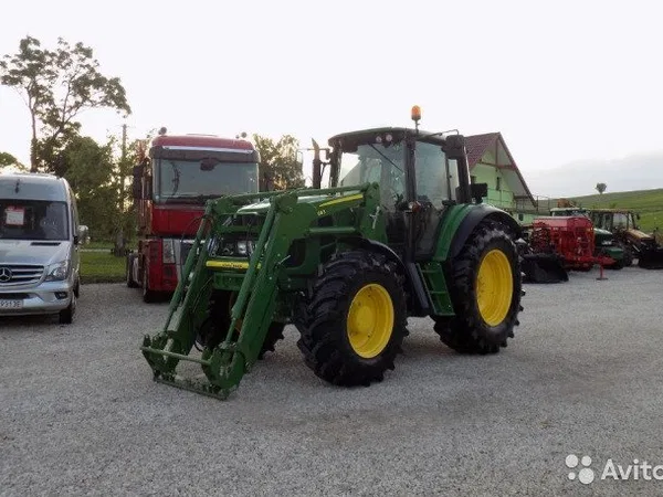 Трактор John Deere 6930