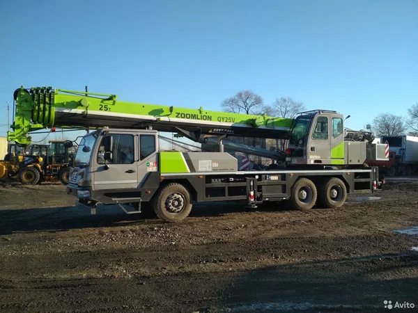 Автокран Zoomlion QY25V
