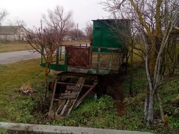 Прицеп пчеловоз ПТС-4