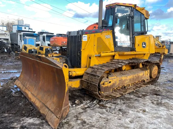 Гусеничный бульдозер John Deere 750J