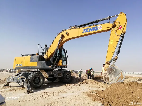 Колесный экскаватор XCMG XE210WB