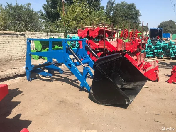 Навесной погрузчик (КУН) ПКУ-0,8