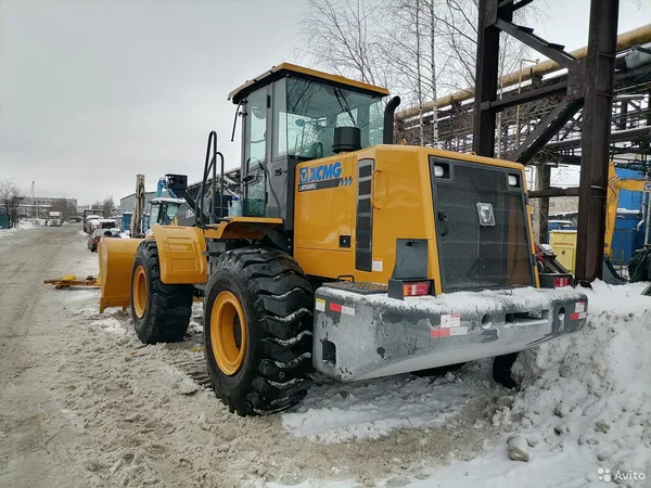 Фронтальный погрузчик XCMG LW550RU