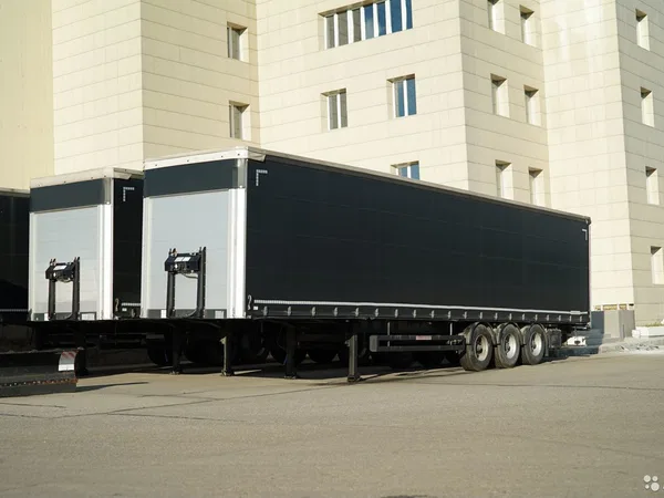 Тентованный полуприцеп Schwarzmuller S1