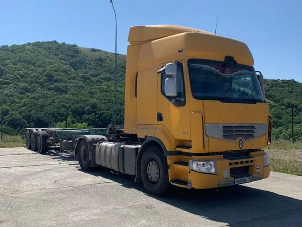 Седельный тягач Renault Premium