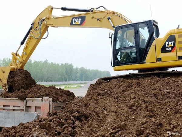 Гусеничный экскаватор Caterpillar 320