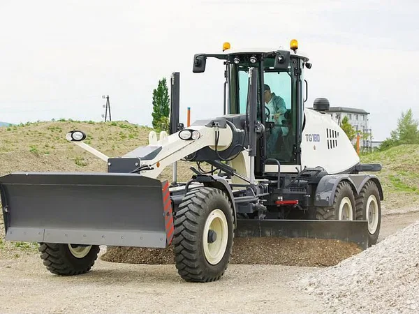 Автогрейдер UMG TG180