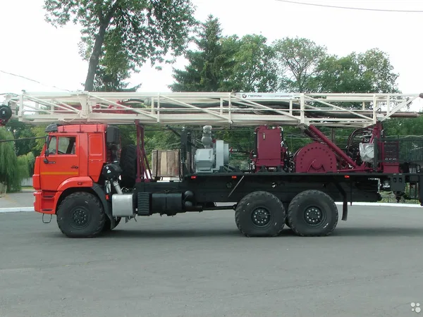 Мобильная буровая установка Геомаш УРБ-25 на шасси КамАЗ 65117