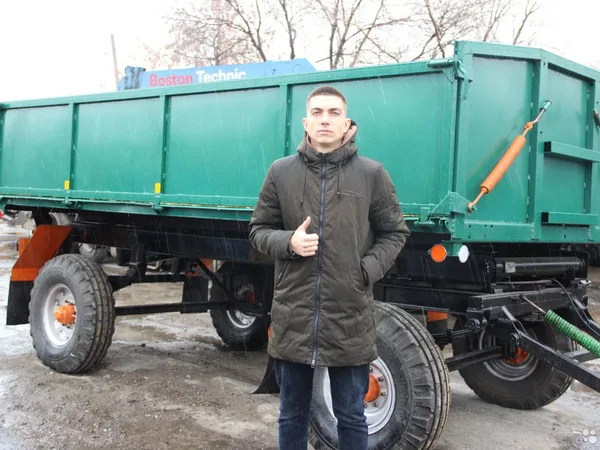 Тракторный прицеп 2ПТС-4