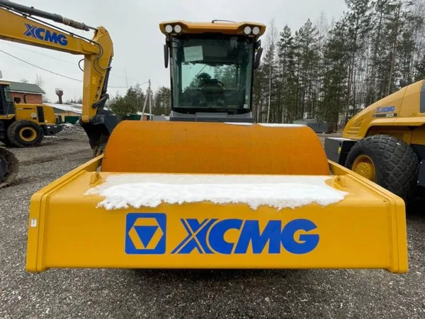 Грунтовый каток XCMG XS225