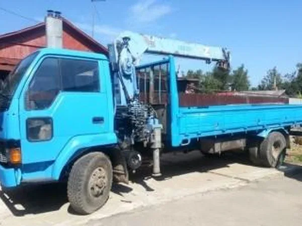 Бортовой грузовик с КМУ Mitsubishi Fuso