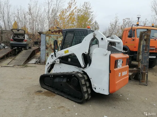 Гусеничный мини-погрузчик Bobcat T190