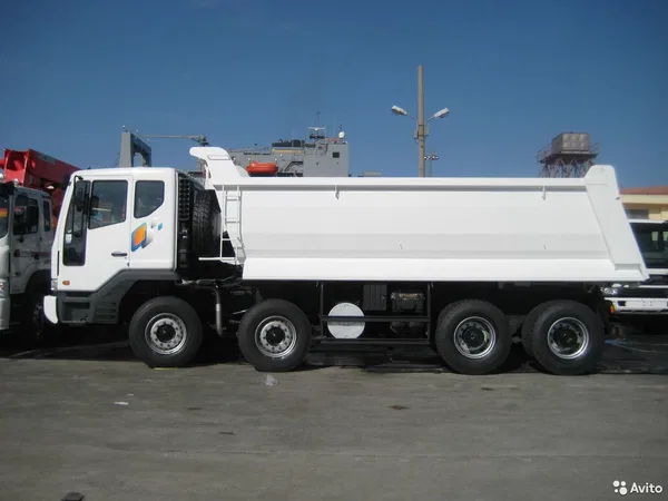 Самосвал Daewoo Novus
