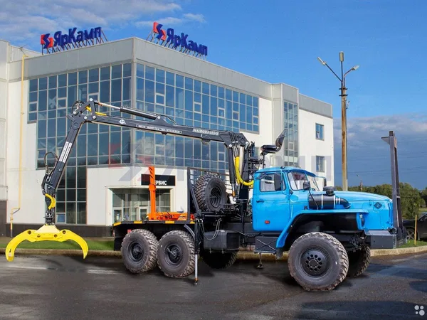 Сортиментовоз УРАЛ 5557
