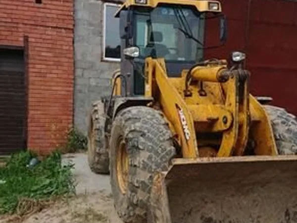 Фронтальный погрузчик XCMG LW300F