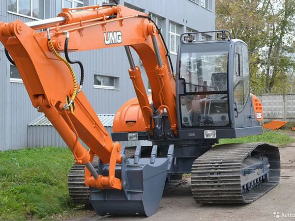 Гусеничный экскаватор UMG E220C