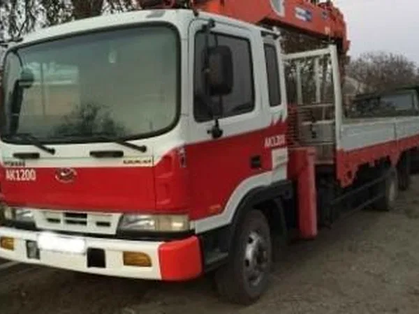 Бортовой грузовик с КМУ Hyundai Gold