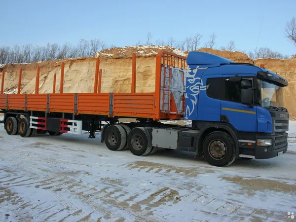 Бортовой полуприцеп AMUR LYR9500JSR
