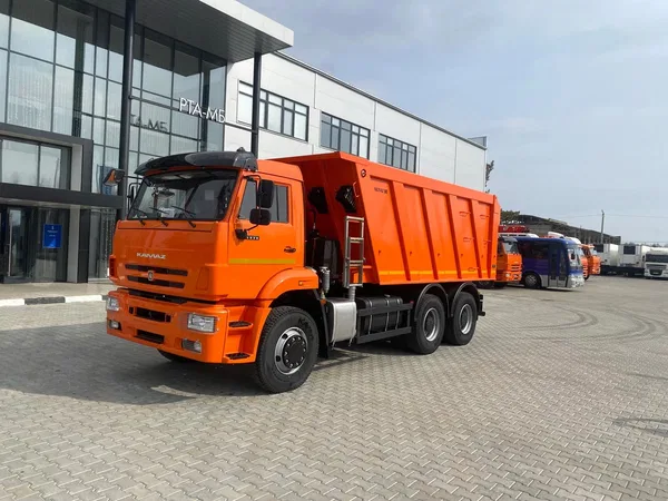 Самосвал КамАЗ 6520